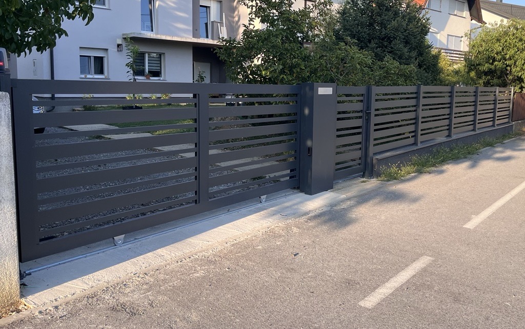 Aluminijska ograda i klizna vrata