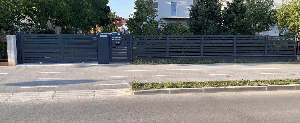 Aluminijska ograda s vratima