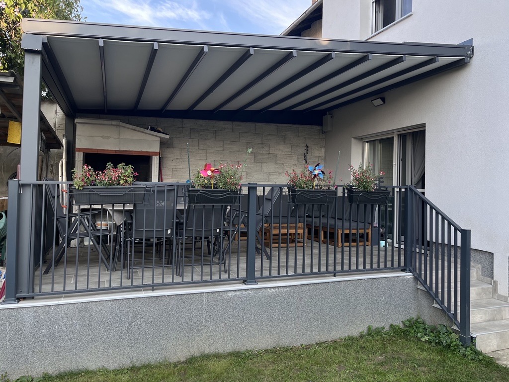 Aero pergola s izvlačnim PVC krovom